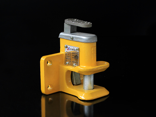 15代(dai)B型後牽引（黃(huáng)色）